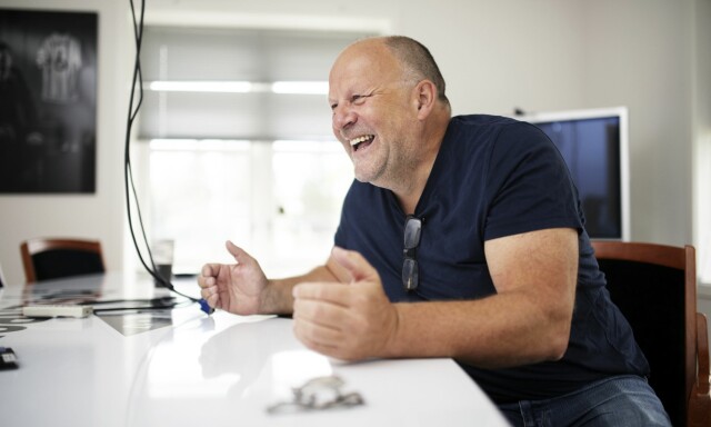 Det trengs baller for å sparke landets mestvinnende fotballtrener